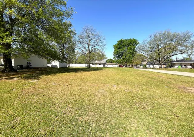 Photo 2 — 821 Brunson Avenue, Prague, OK 74864