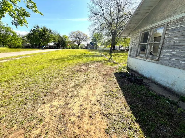 Photo 4 — 821 Brunson Avenue, Prague, OK 74864