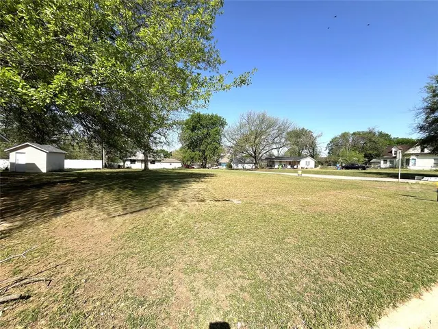 Photo 6 — 821 Brunson Avenue, Prague, OK 74864