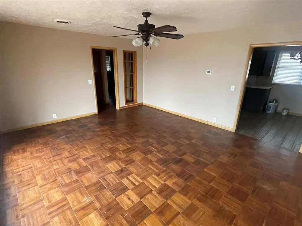Photo 4 — 1019 N Randall Avenue, Weatherford, OK 73096