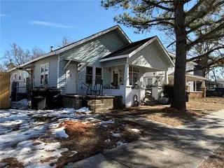 Sold home at 709 N Broadway