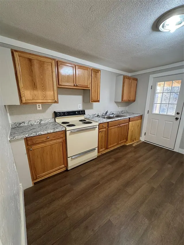 Photo 2 — 4107 N Hammond Avenue, Bethany, OK 73008