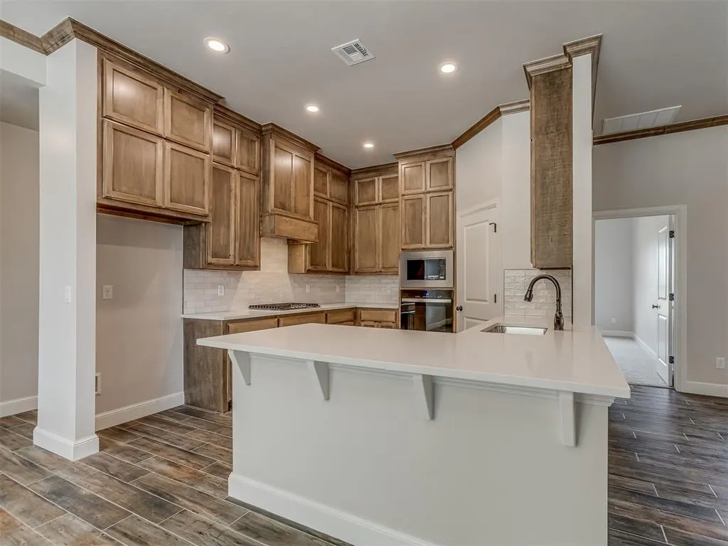 Photo 9 — 10116 Hamilton Drive, Oklahoma City, OK 73169
