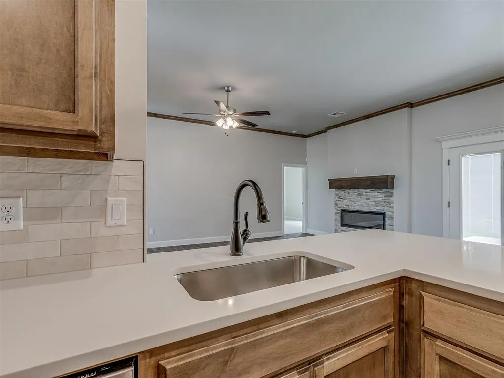 Photo 12 — 10116 Hamilton Drive, Oklahoma City, OK 73169