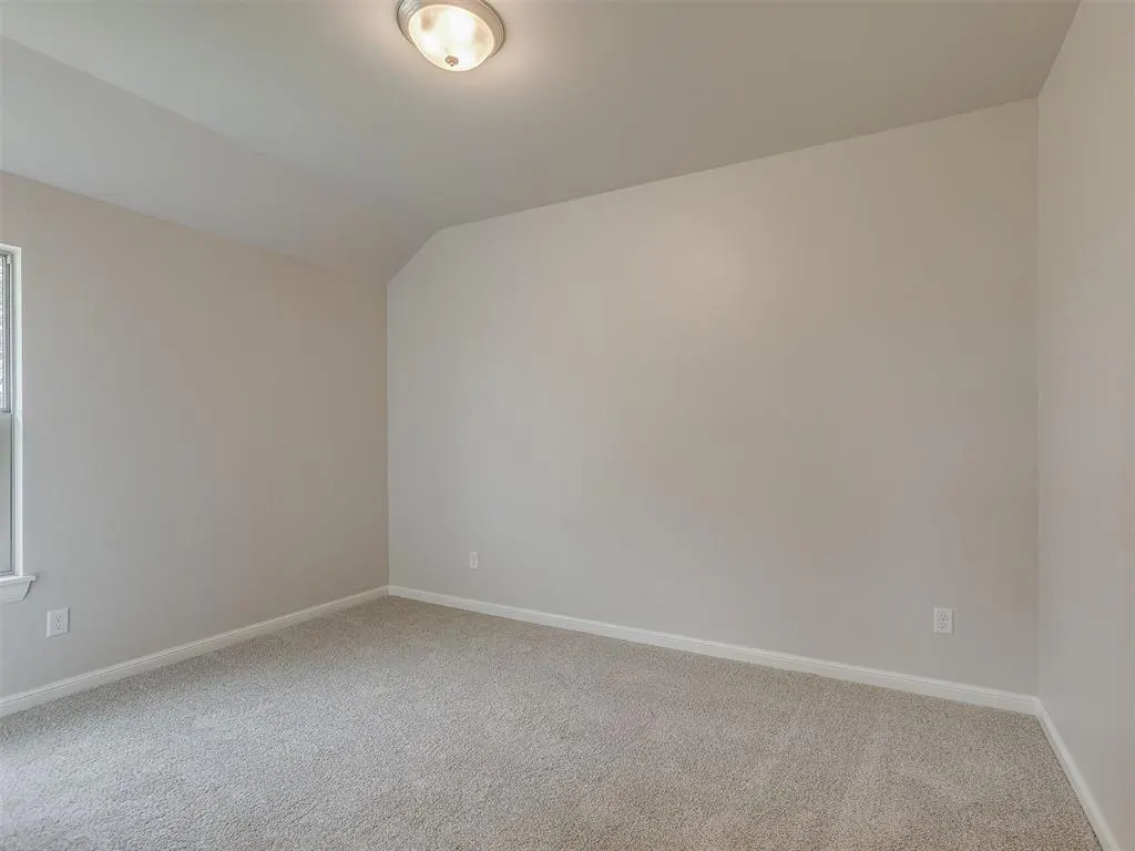 Photo 32 — 10116 Hamilton Drive, Oklahoma City, OK 73169