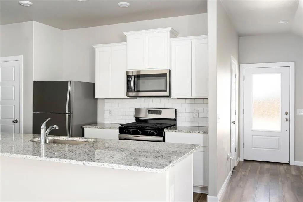 Photo 3 — 12717 Carrara Lane, Yukon, OK 73099