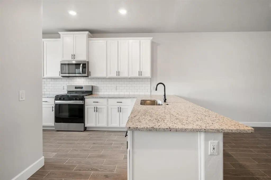 Photo 2 — 2381 Clubhouse Drive, Blanchard, OK 73010