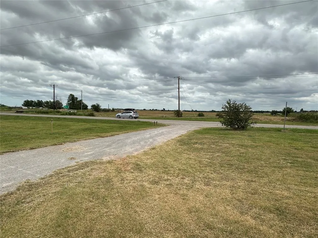 Front exterior — 20915 Highway 152, Union City, OK 73090