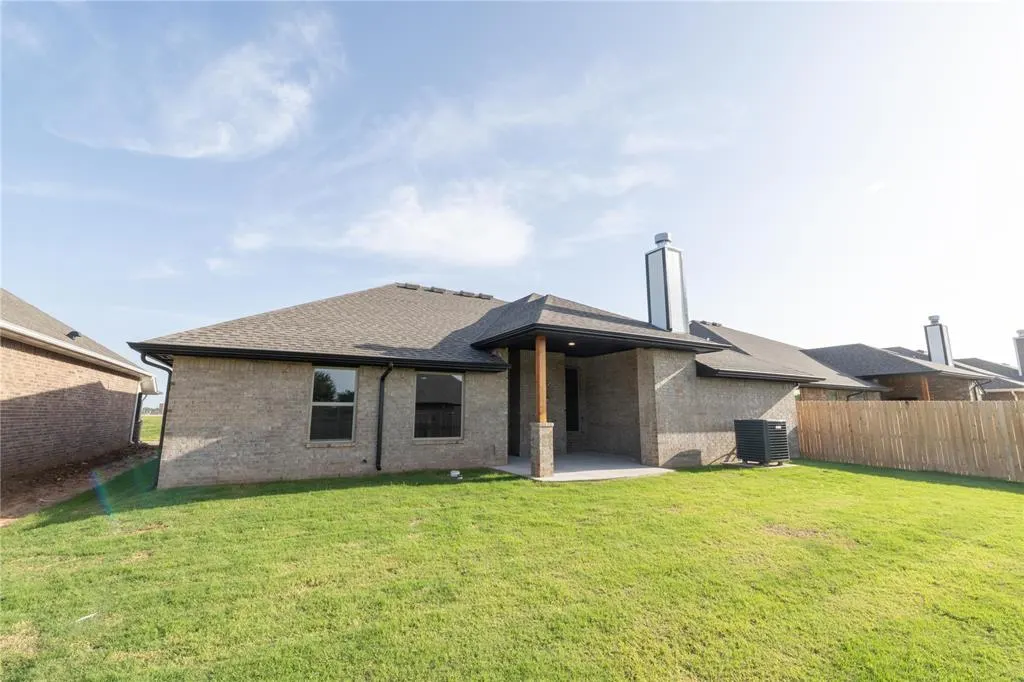 Photo 31 — 2201 NW 171st Street, Edmond, OK 73012