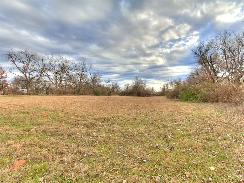 Photo 6 — 727 W Ford Street, Shawnee, OK 74801