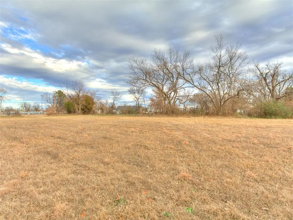 Photo 8 — 727 W Ford Street, Shawnee, OK 74801