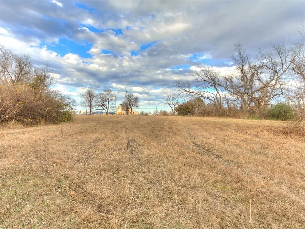 Photo 9 — 727 W Ford Street, Shawnee, OK 74801