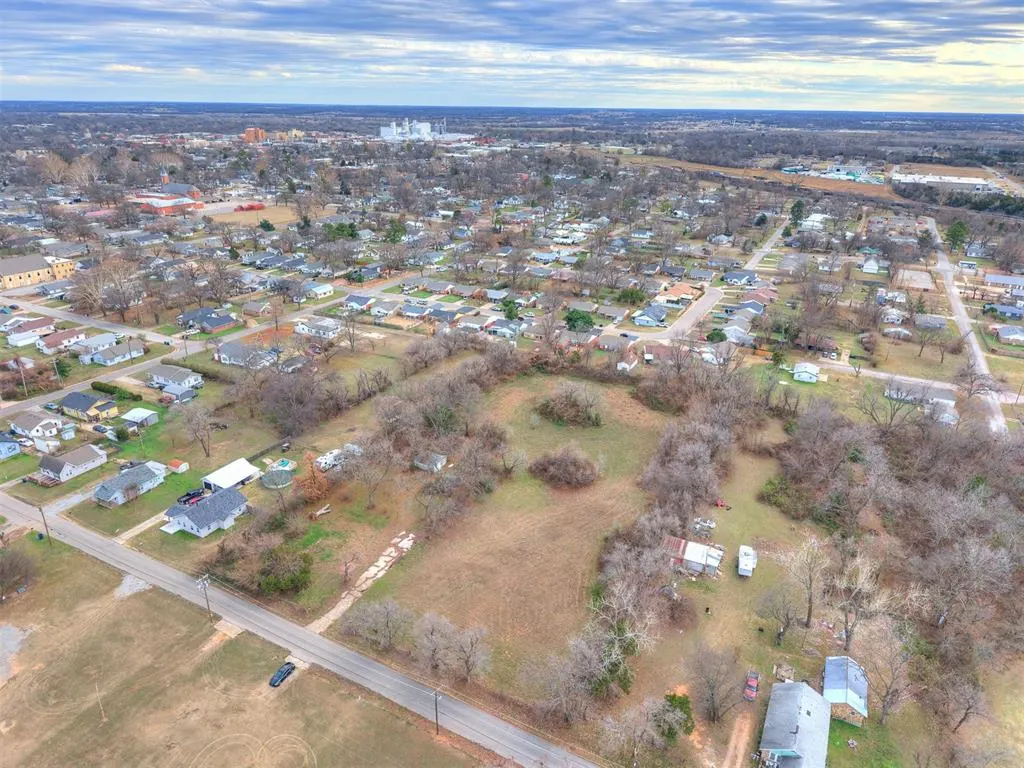 Photo 32 — 727 W Ford Street, Shawnee, OK 74801