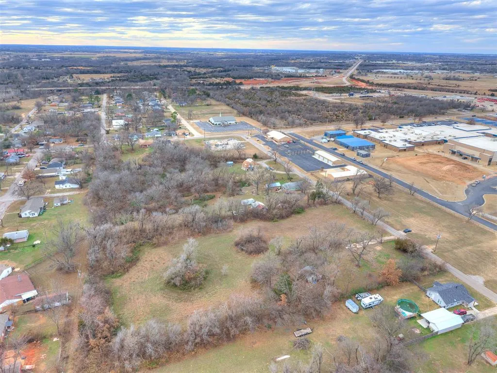 Photo 35 — 727 W Ford Street, Shawnee, OK 74801