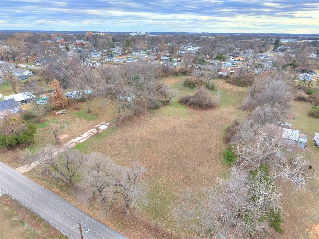Photo 38 — 727 W Ford Street, Shawnee, OK 74801