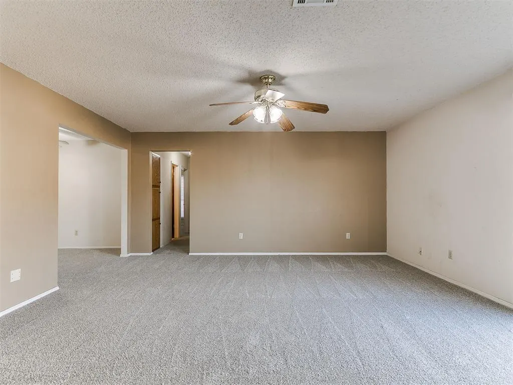 Photo 3 — 1028 Parkview Street, Oklahoma City, OK 73110