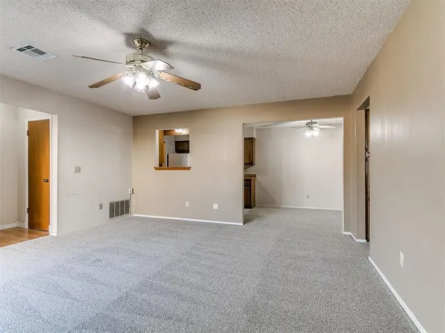 Photo 5 — 1028 Parkview Street, Oklahoma City, OK 73110