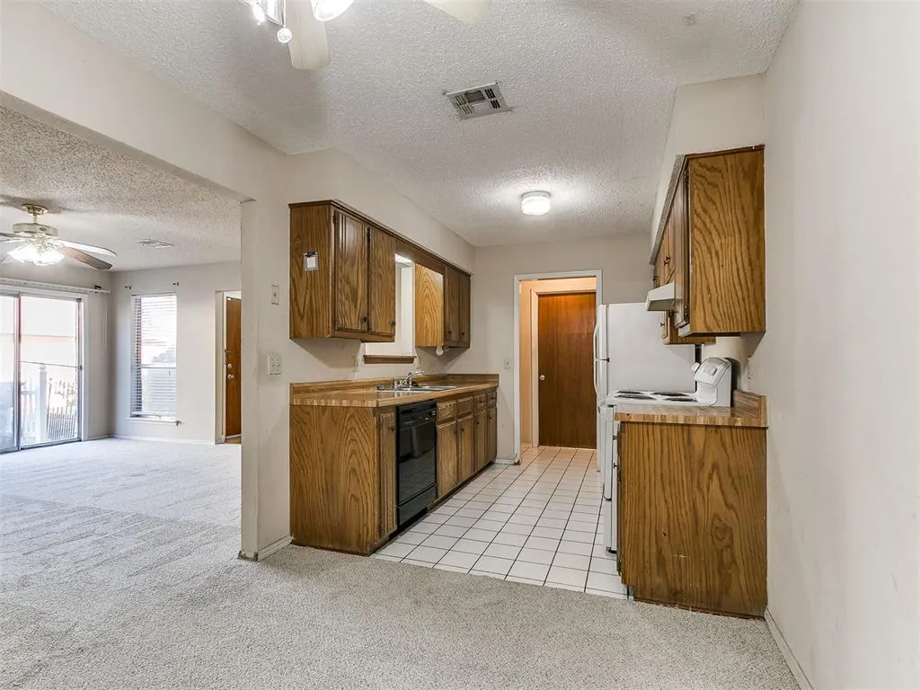 Photo 9 — 1028 Parkview Street, Oklahoma City, OK 73110