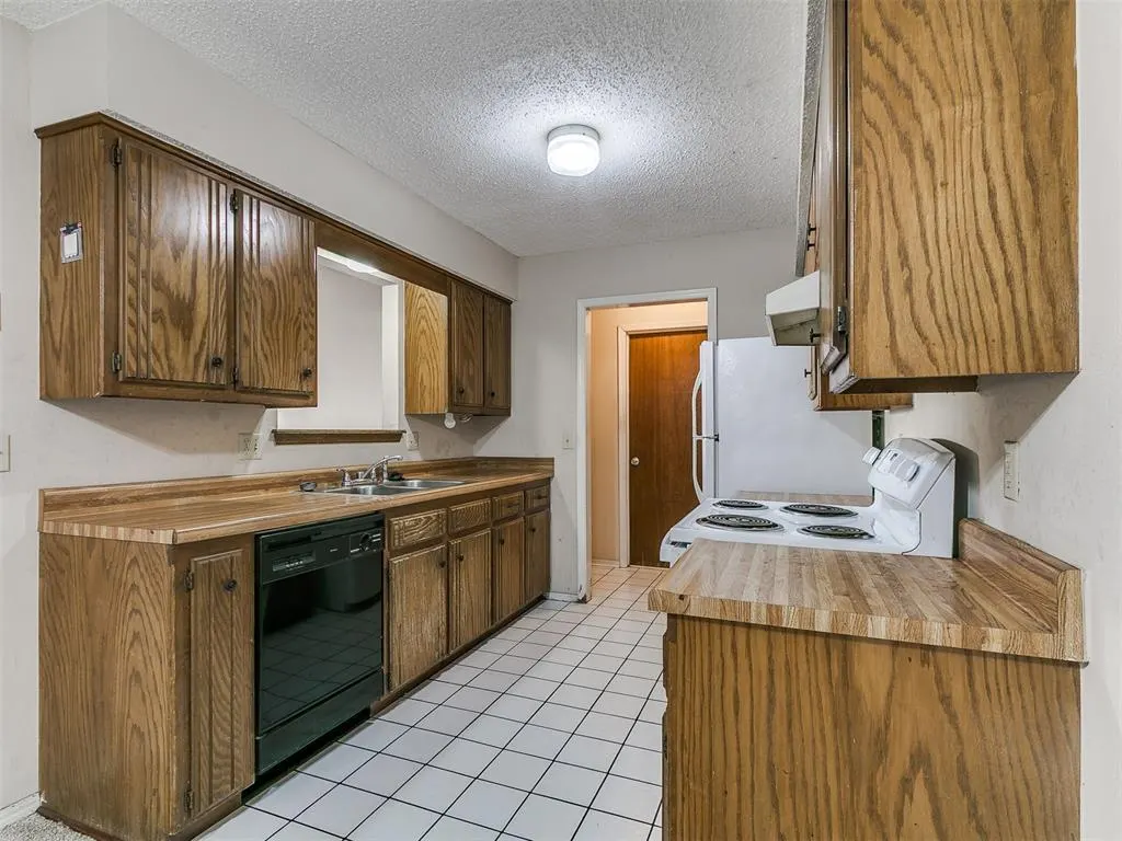 Photo 10 — 1028 Parkview Street, Oklahoma City, OK 73110