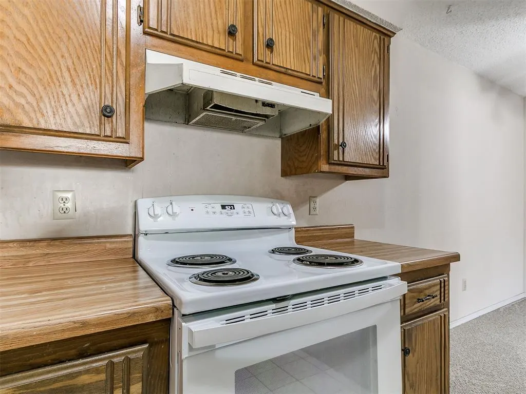 Photo 12 — 1028 Parkview Street, Oklahoma City, OK 73110