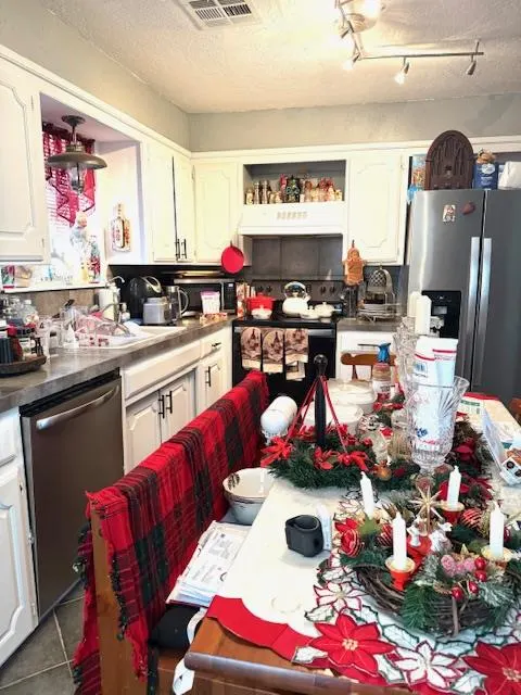 Photo 4 — 723 E 9th Street, Cordell, OK 73632