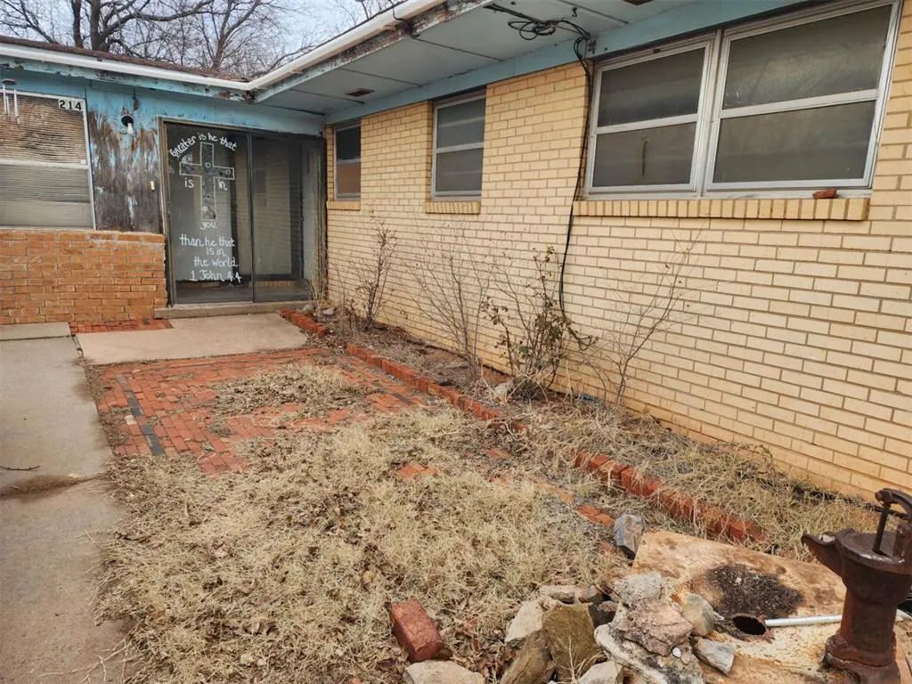 Photo 4 — 214 Pawnee Road, Burns Flat, OK 73624