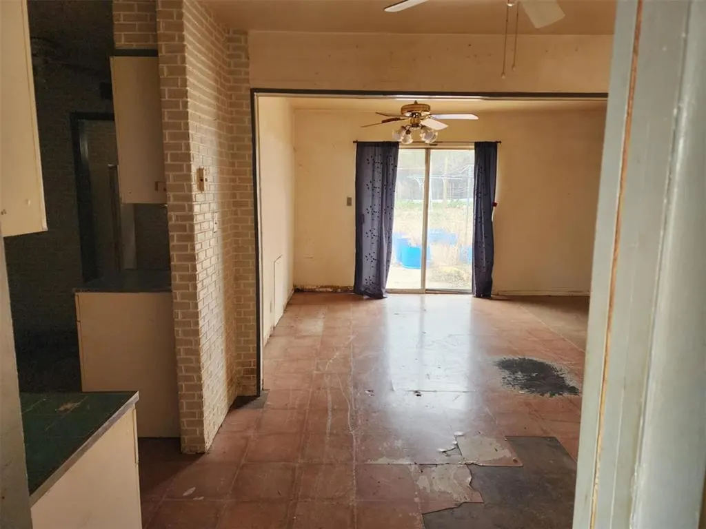 Photo 8 — 214 Pawnee Road, Burns Flat, OK 73624