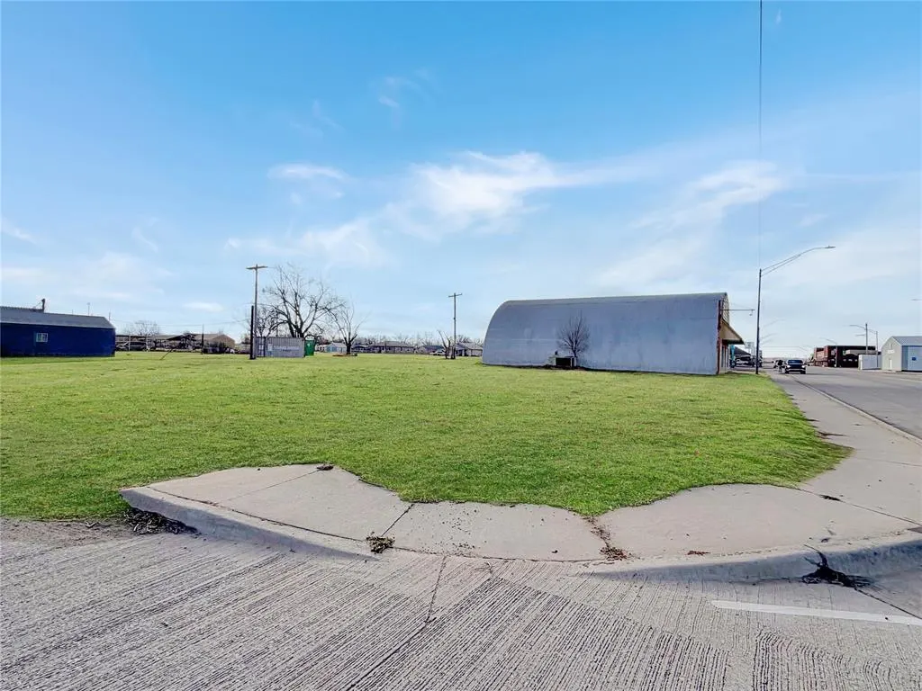 Photo 4 — 212 N Broadway Street, Taloga, OK 73667