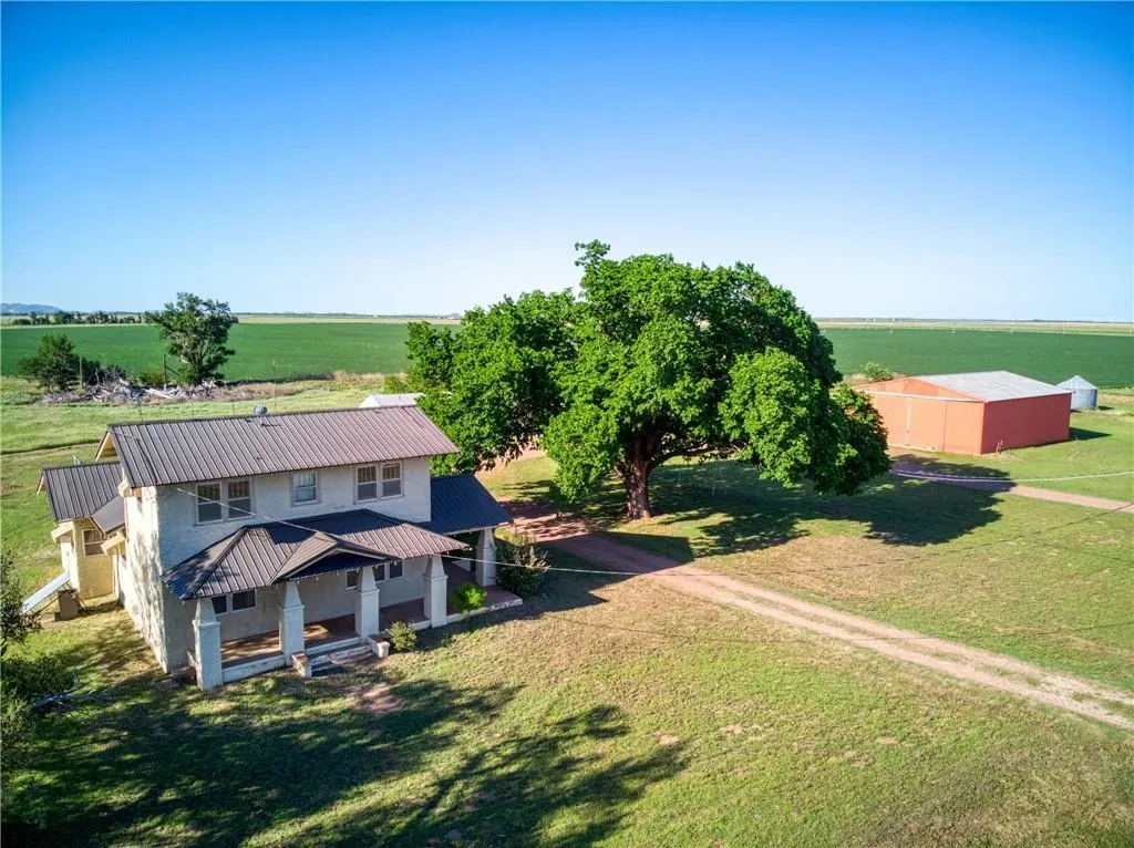 Front exterior — 21406 COUNTY RD 1720 Road, Tipton, OK 73570