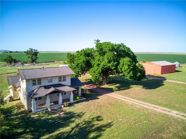 Front exterior — 21406 COUNTY RD 1720 Road, Tipton, OK 73570