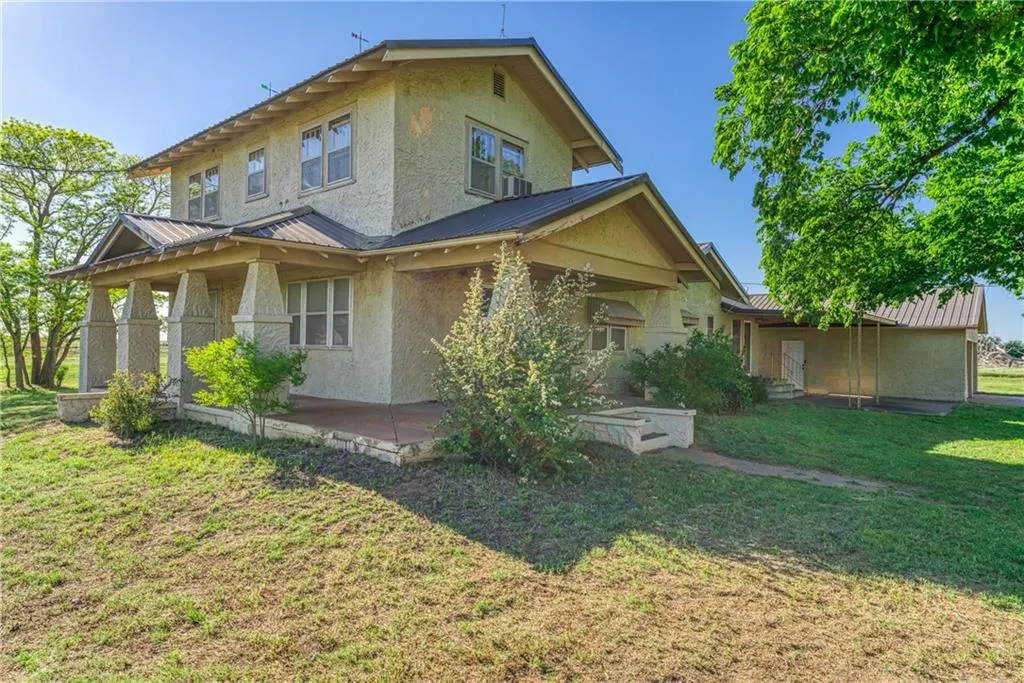 Photo 2 — 21406 COUNTY RD 1720 Road, Tipton, OK 73570