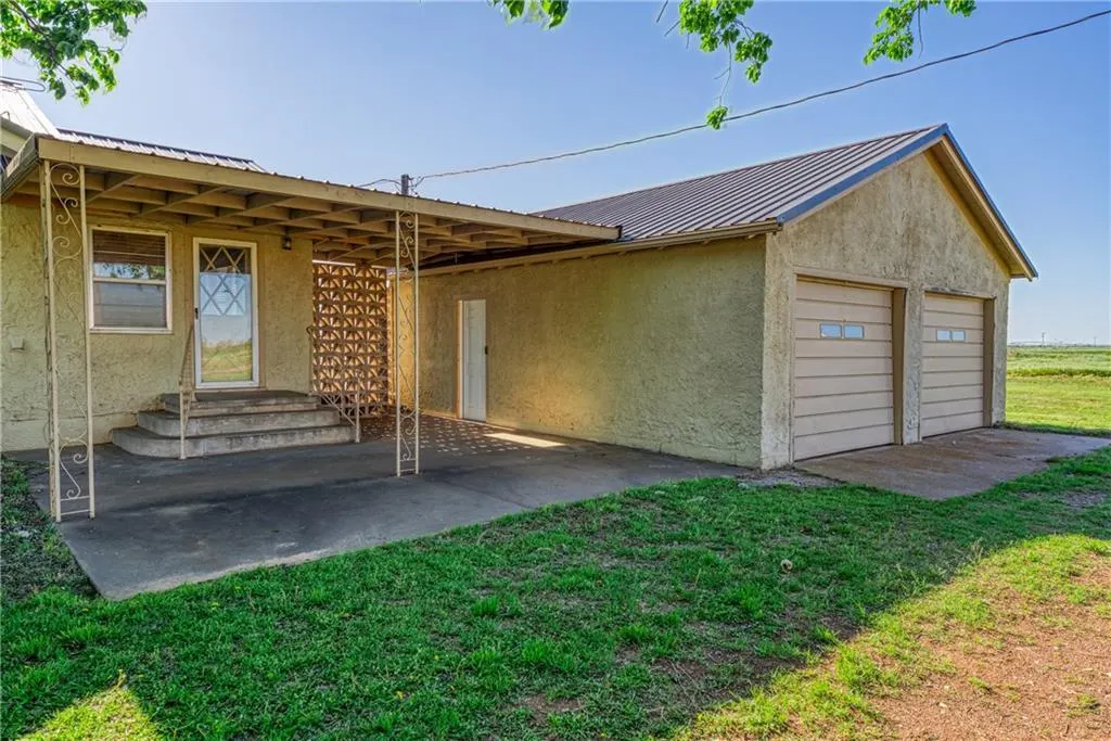 Photo 6 — 21406 COUNTY RD 1720 Road, Tipton, OK 73570