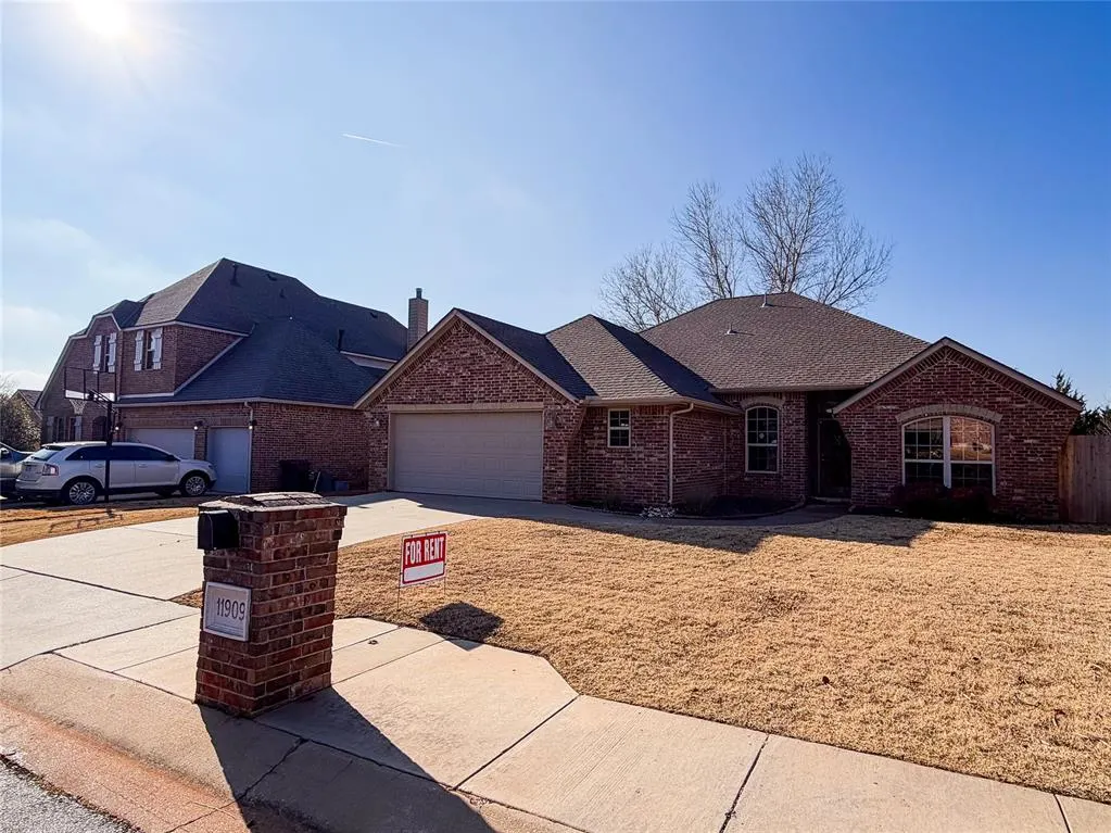 Photo 4 — 11909 Whitney Way, Oklahoma City, OK 73131