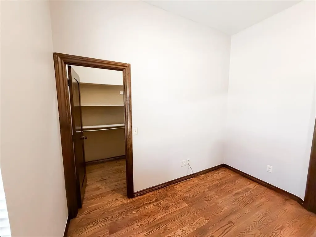 Photo 6 — 11909 Whitney Way, Oklahoma City, OK 73131