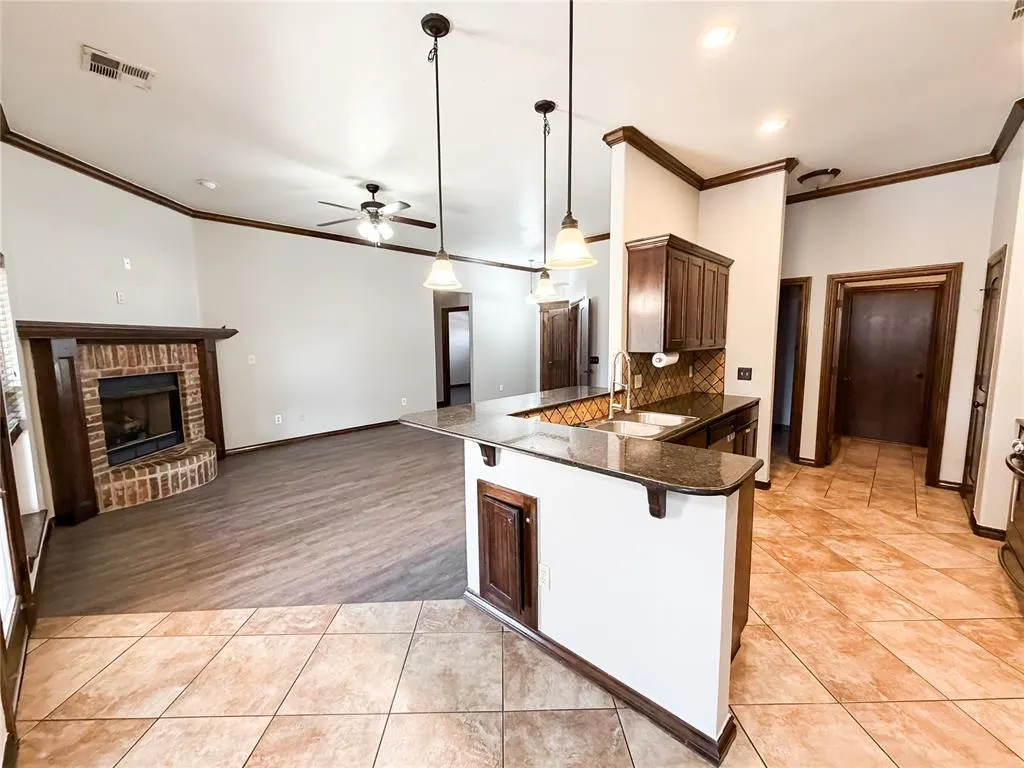 Photo 14 — 11909 Whitney Way, Oklahoma City, OK 73131