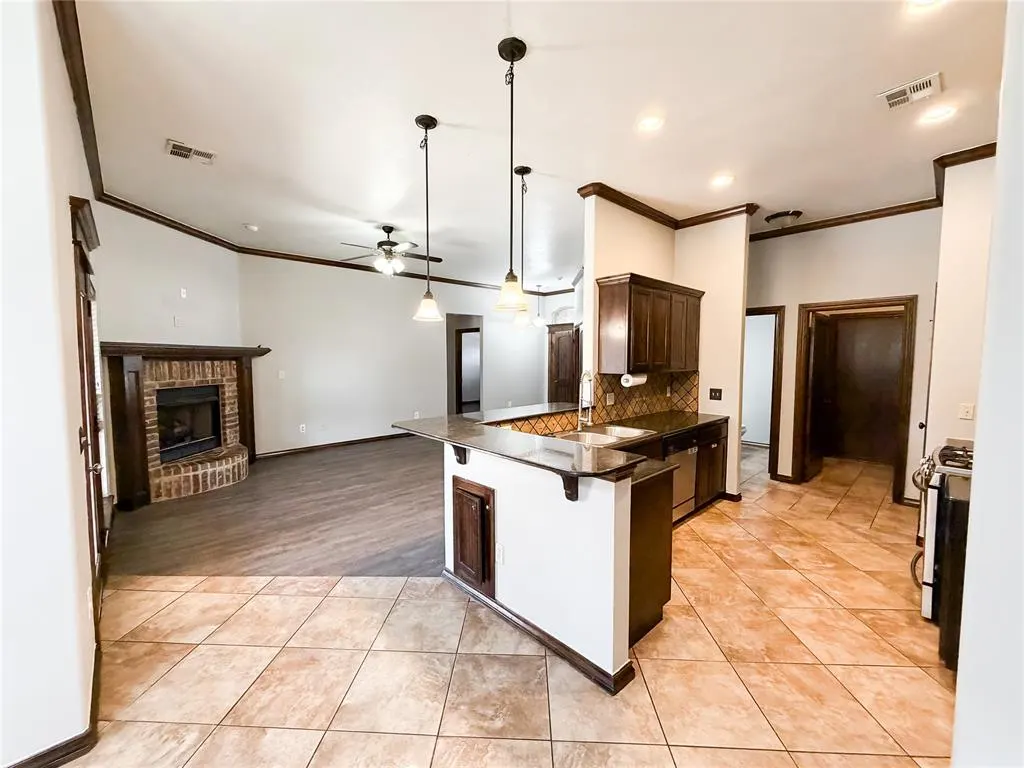 Photo 15 — 11909 Whitney Way, Oklahoma City, OK 73131
