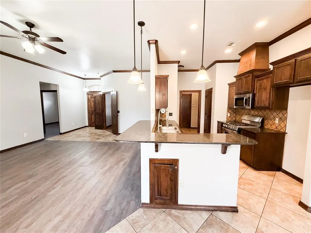 Photo 16 — 11909 Whitney Way, Oklahoma City, OK 73131