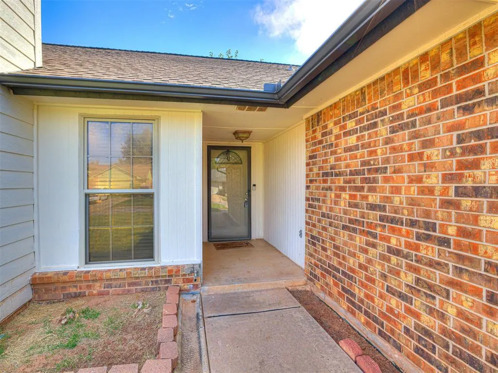 Photo 3 — 3712 Summerwind Avenue, Oklahoma City, OK 73179