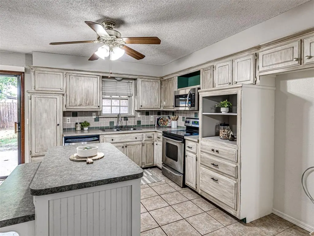 Photo 17 — 3712 Summerwind Avenue, Oklahoma City, OK 73179
