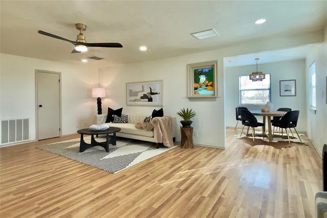Photo 5 — 9710 Hillcrest Drive, Edmond, OK 73025