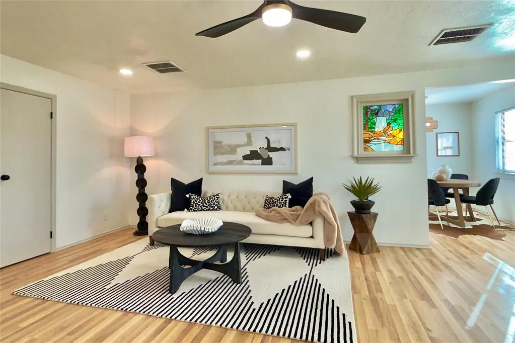 Photo 6 — 9710 Hillcrest Drive, Edmond, OK 73025