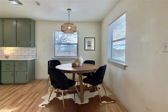 Photo 8 — 9710 Hillcrest Drive, Edmond, OK 73025