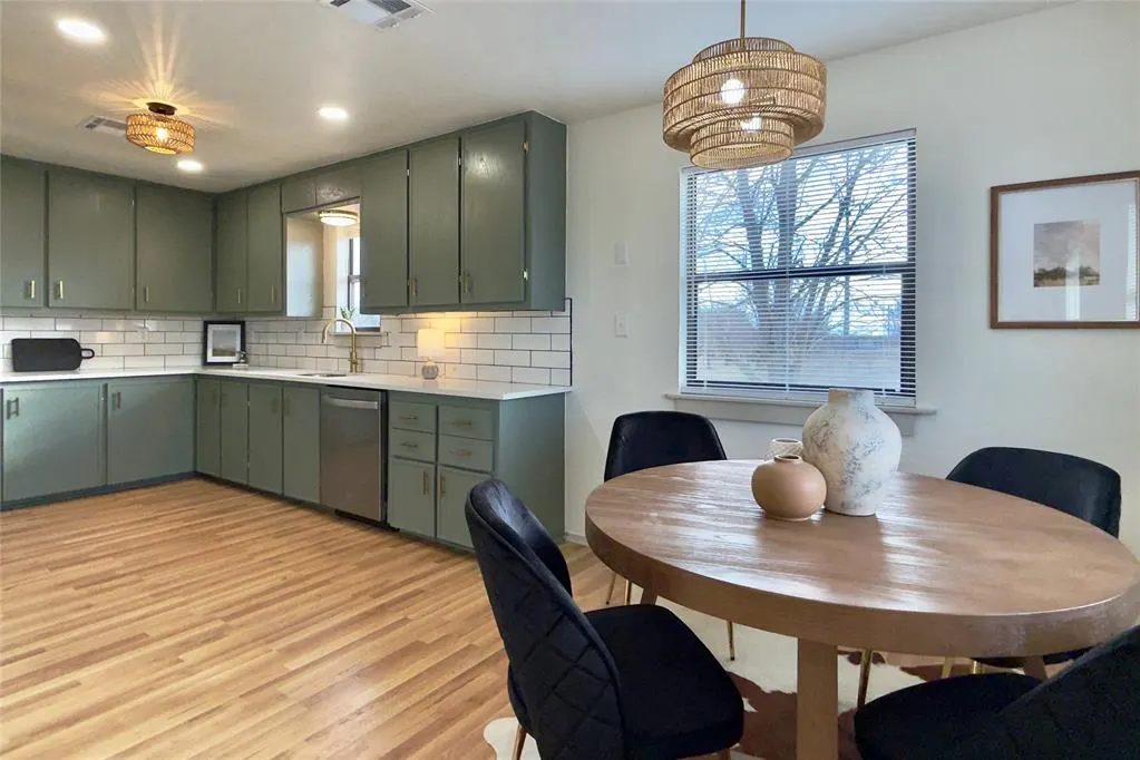 Photo 9 — 9710 Hillcrest Drive, Edmond, OK 73025