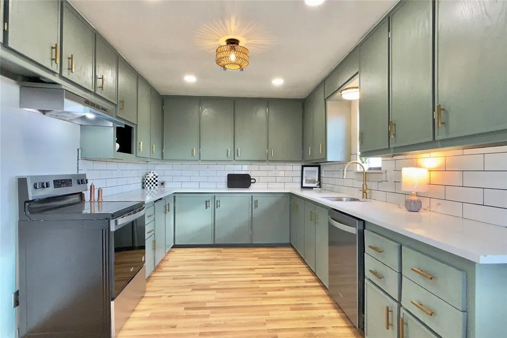 Photo 11 — 9710 Hillcrest Drive, Edmond, OK 73025
