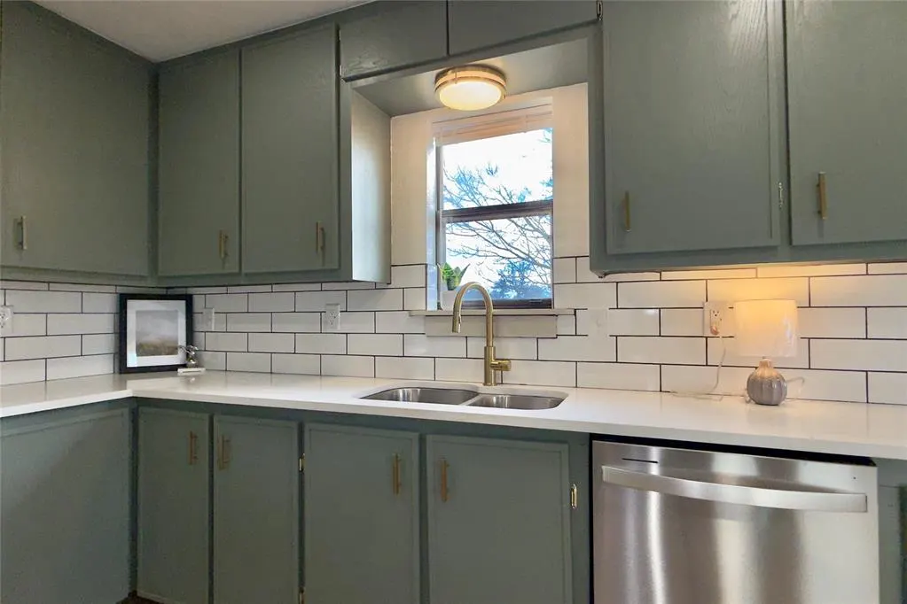 Photo 13 — 9710 Hillcrest Drive, Edmond, OK 73025