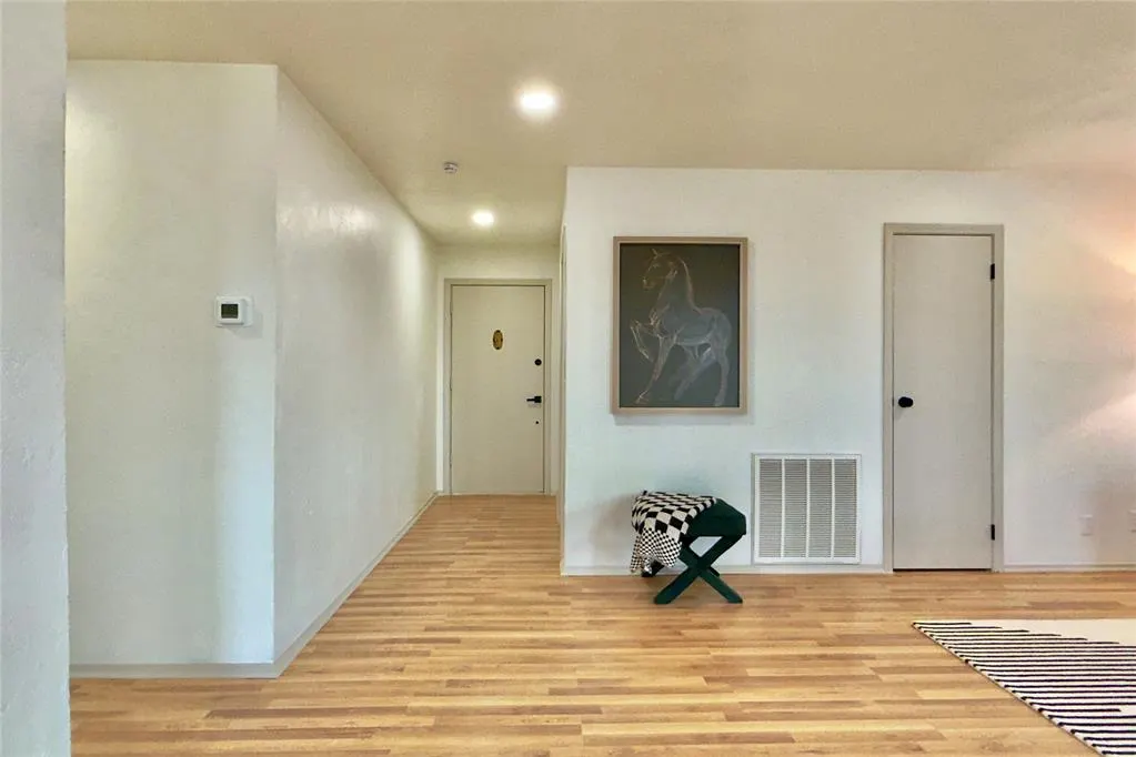 Photo 16 — 9710 Hillcrest Drive, Edmond, OK 73025