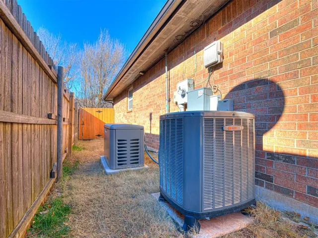 Photo 4 — 229 Spring Creek Road, Oklahoma City, OK 73117