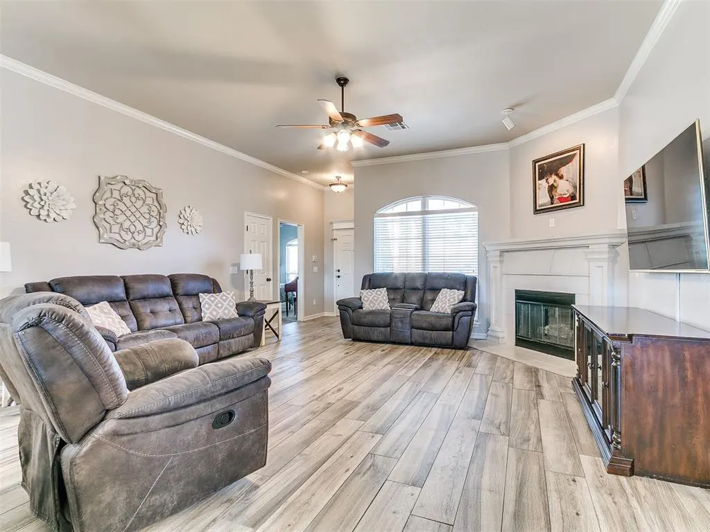 Photo 6 — 1905 Breakers West Boulevard, Yukon, OK 73128