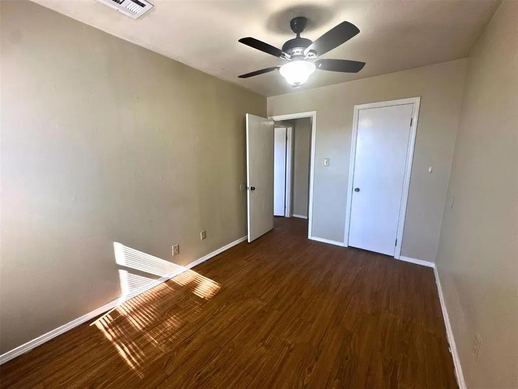 Photo 23 — 910 NW Dearborn Avenue A, Lawton, OK 73507