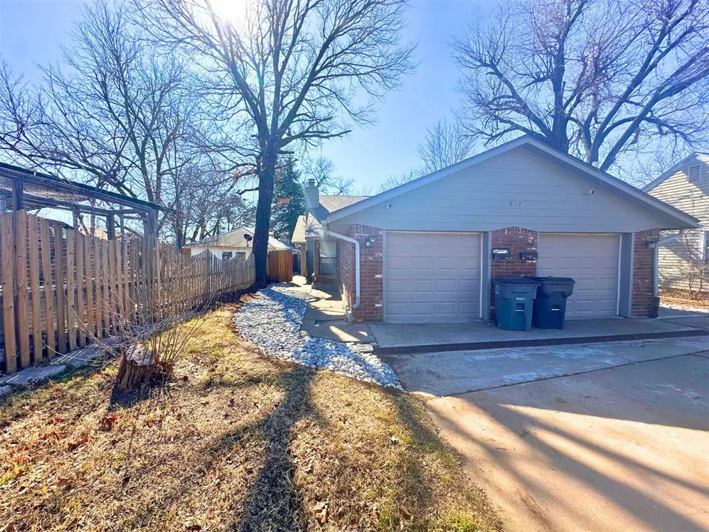 Photo 3 — 910 NW Dearborn Avenue A, Lawton, OK 73507